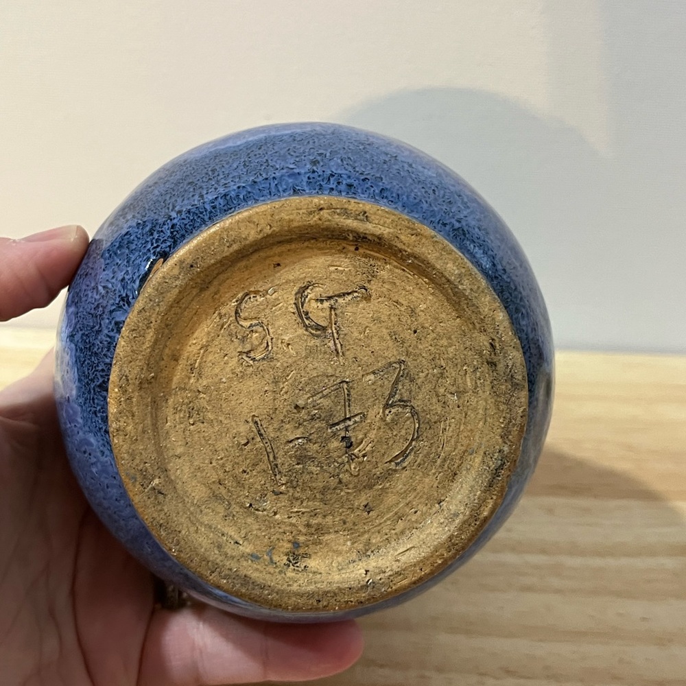 VINTAGE HANDMADE STUDIO POTTERY VASE DECOR - Picture 4 of 10